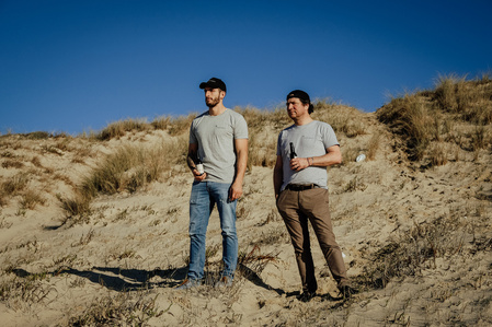 Reportage corporate dans la brasserie artisanale bio dans les landes. La petite Landaise. Portrait de Jean Francois Pottier et Julien Dumora, les brasseurs. Photos Alexandra de Dives &amp;#x2F; Collectif DR