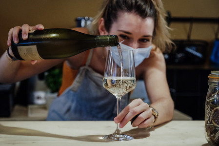 Test de vin dans le restaurant Orta à Bordeaux 