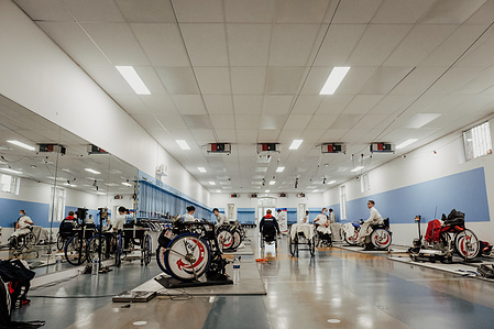 Compétition d&#x27;escrime à la salle après la semaine de stage handisport. Bordeaux, 16 janvier 2021