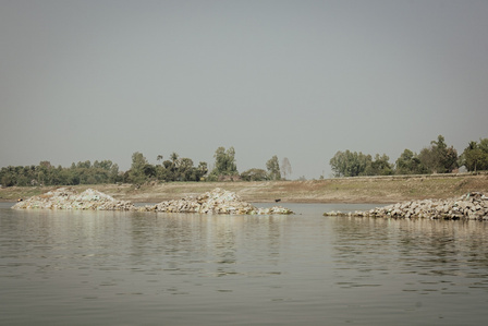 Paysages montrant l&#x27;erosion du sol le long du Gange, bengale occidental, inde, fevrier 2022, landscapes showing soil erosion on the Ganga river, west bengal, india, february 2022