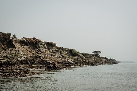 Degats causes par le cyclone Yaas, ainsi que par l&#x27;erosion des sols, bengale occidental, inde, fevrier 2022, damages caused by the Yaas cyclone, as well as the soil erosion, west bengal, india, february 2022