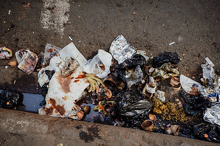India, West Bengal, kolkata, 2022-02 
Farmers are struggling with the causes of the heavy charcoal pollution. Photo by Alexandra DE DIVES &amp;amp;amp;amp;amp;amp;amp;#x2F; Collectif DR
Inde, Bengale Occidental, calcutta, 2022-02
Les agriculteurs luttent contre les causes de la lourde po
