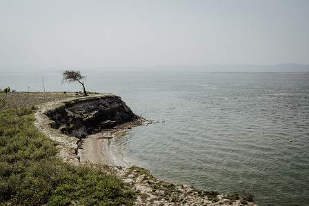 India, West Bengal, 2022-02 
Spoiled landscapes with sol erosion due to the sea level rising. Concequences of the global warming. Photo by Alexandra DE DIVES &amp;amp;amp;amp;amp;#x2F; Collectif DR
Inde, Bengale Occidental, 2022-02
Paysages abimes par l&amp;amp;amp;amp;amp;#x27;erosion des sols causes pa