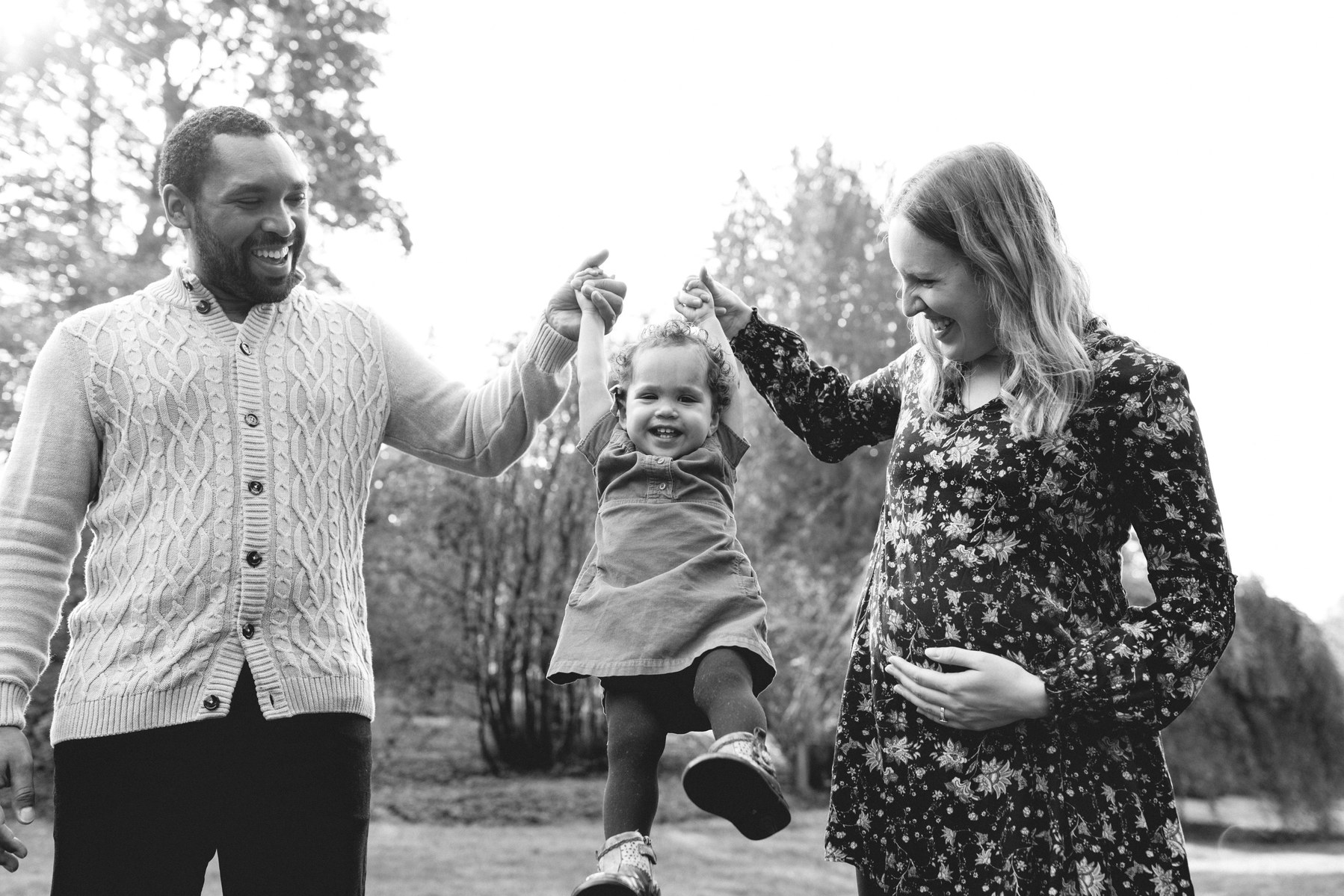 seattle family portraits at discovery park. maternity, family, newborn sessions available