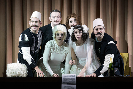 Così fan tutte, Northern Ireland Opera, set and costume designer Hannah Clark