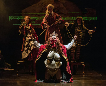 Queen Anne by Helen Edmunson - Royal Shakespeare Company and Theatre Royal Haymarket - set and costume designer Hannah Clark