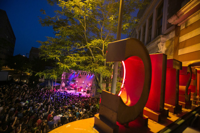 OH remember Live on King Street?? What a fun time. This is the crowd at Live on King Street taken from the roof/balcany of the Majestic. 