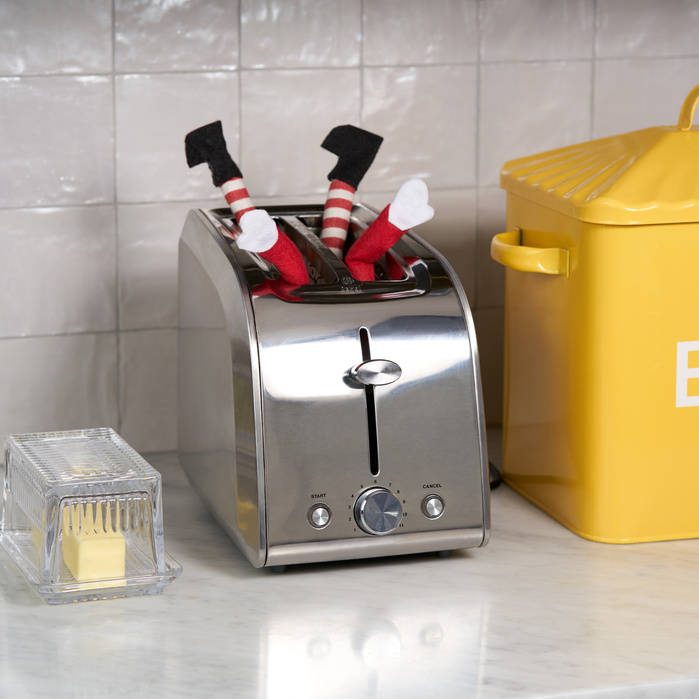 Elf Off, The Tragic End to an Elf Tradition.
https://elfoff.com