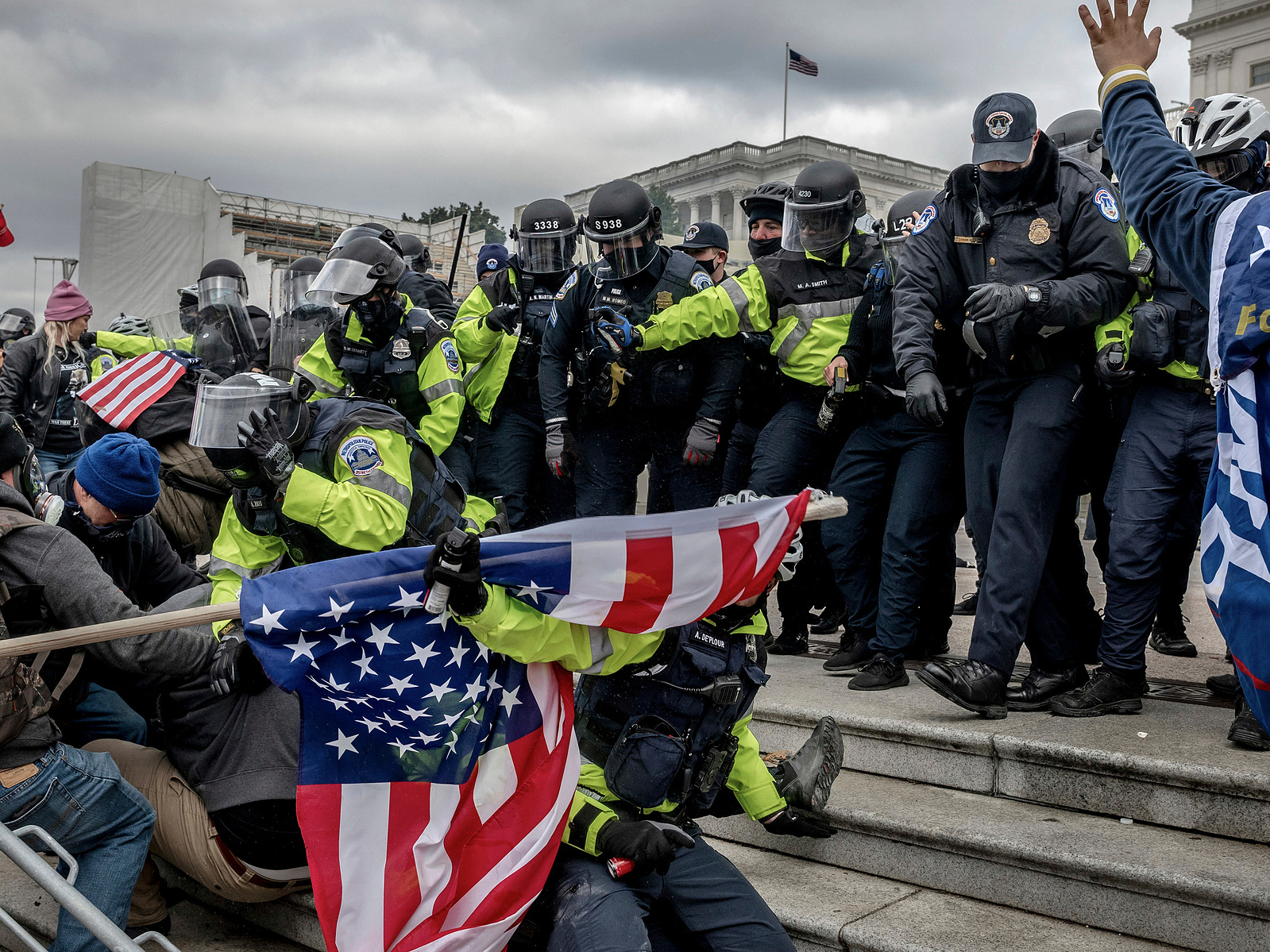 Dustin Chambers - CRITICAL PHOTOJOURNALISM