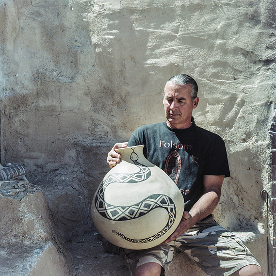 Potter Tony Soares by photographer Dan Fontanelli in Joshua Tree California