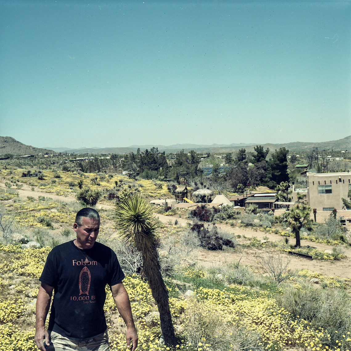 Potter Tony Soares by photographer Dan Fontanelli in Joshua Tree California