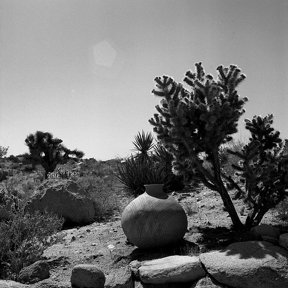 Potter Tony Soares by photographer Dan Fontanelli in Joshua Tree California