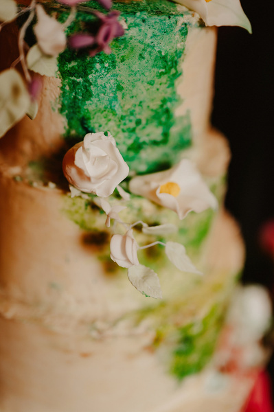 Close up details of amazing Kent wedding cake