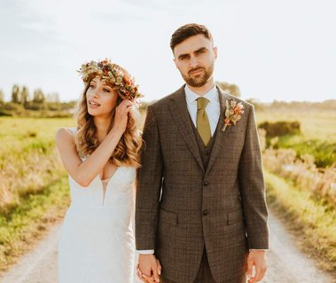 Wedding photographer Kent portraits at the Internet and unique Kent wedding venue lillyroos
