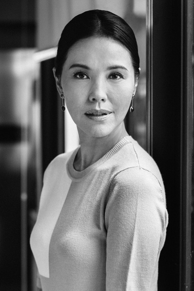 Portrait of Mediacorp Actress, Zoe Tay photographed by Singapore based editorial and commercial photographer Juliana Tan