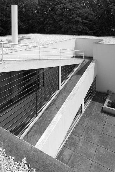 Figure 1  Villa Savoye, Le Corbusier (1928 - 1931)