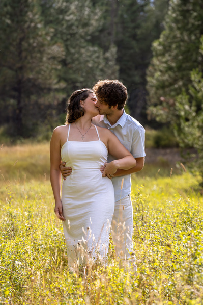 Montana Engagement Photography - Glacier National Park - Caitlin Lee Photography