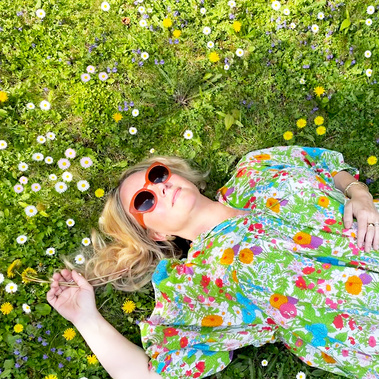 Los Angeles, California artist Kim West in a field of daisies. Photo: Kelly Garner