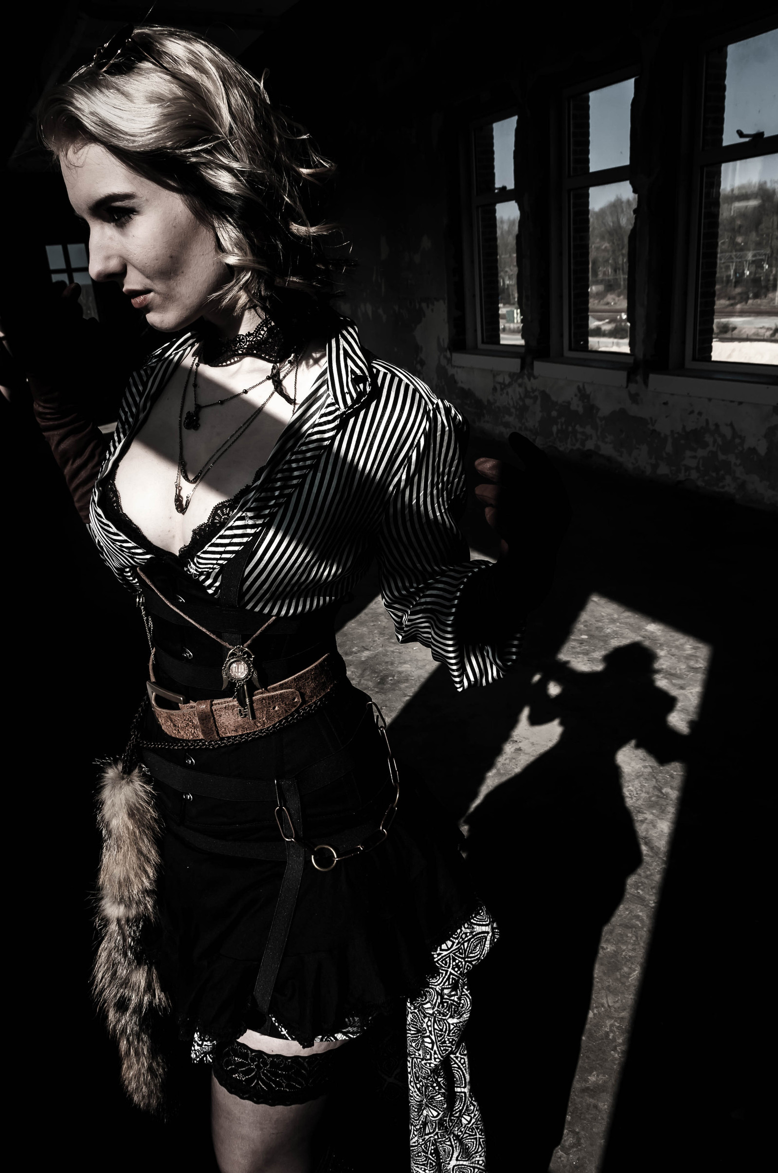 Dieselpunk, Atomic Collection, atmoshpere, woman staring out window