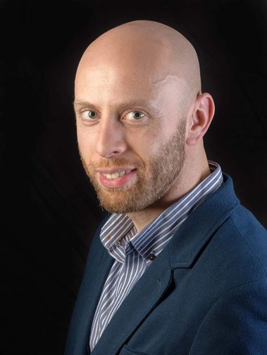 zijdelings portret Linkedin van een business coach