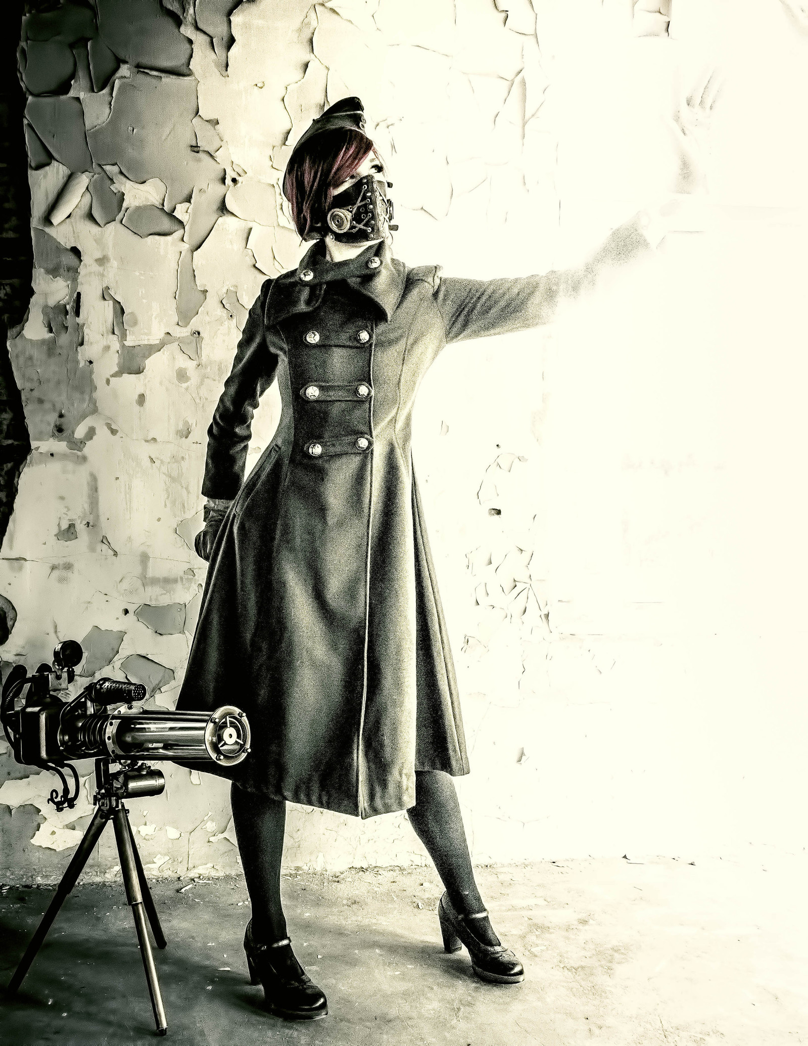 Constance Bashford, dieselpunk, Atomic Collection, strike a pose