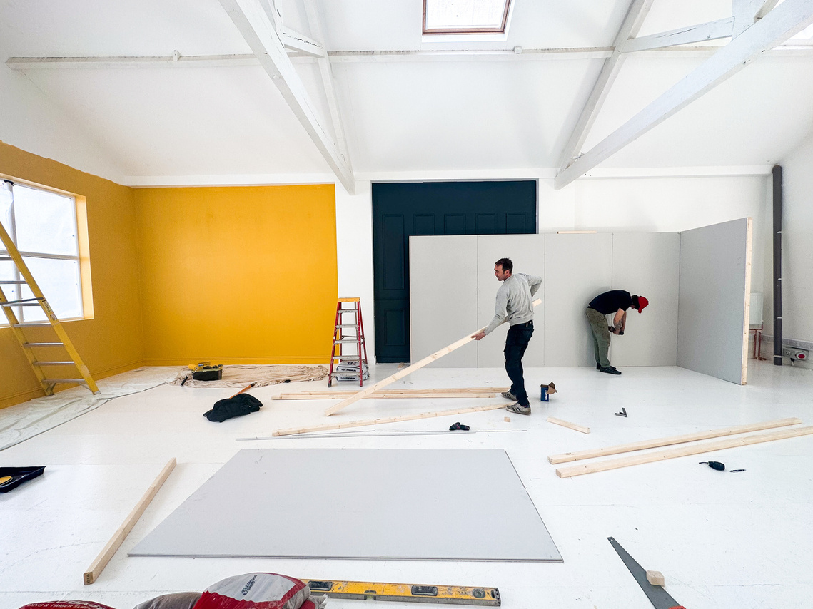 set design build production film photography wardrobe styling video tv commercial advertising producer director food product interiors