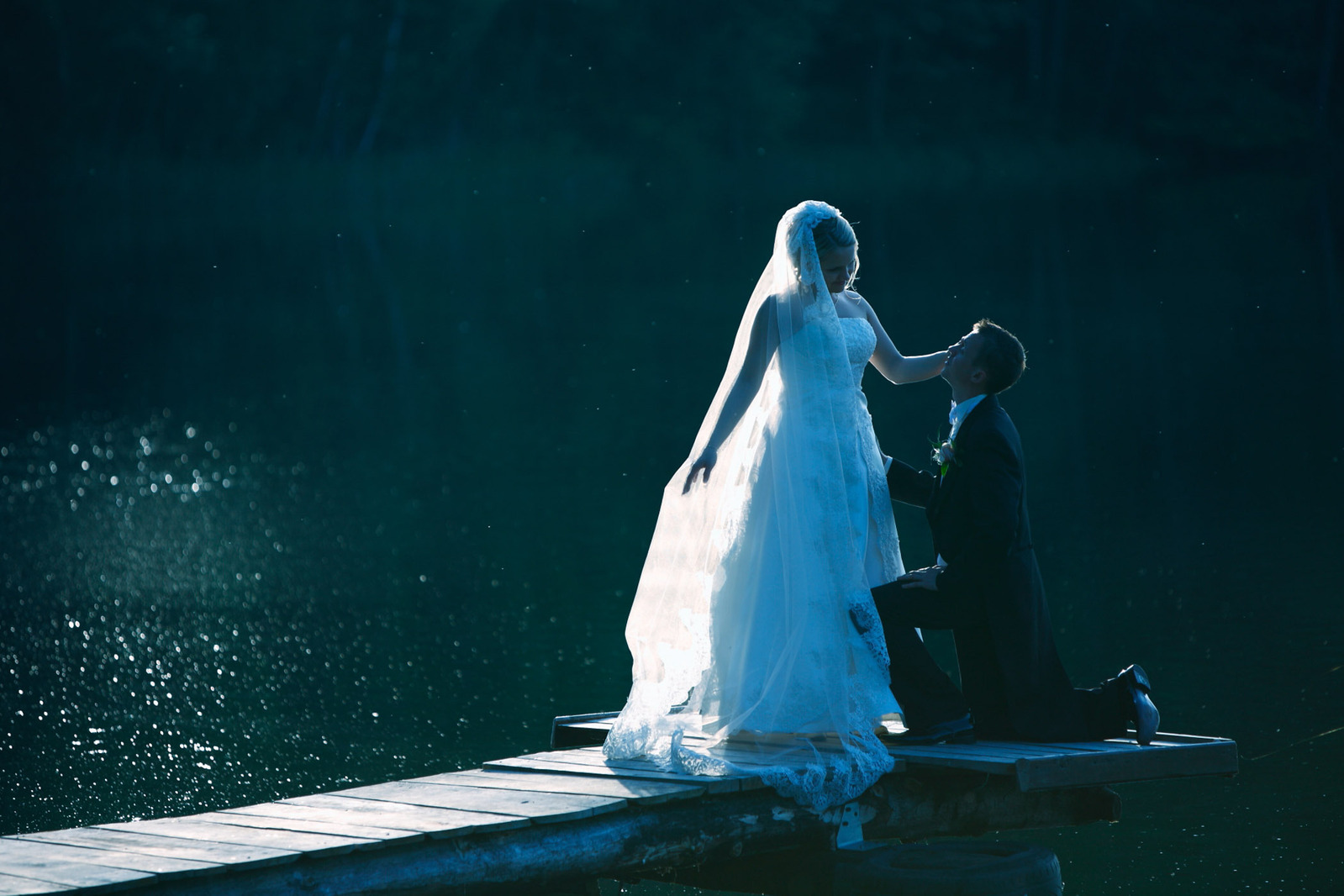 Sesja fotograficzna nad jeziorem Długie