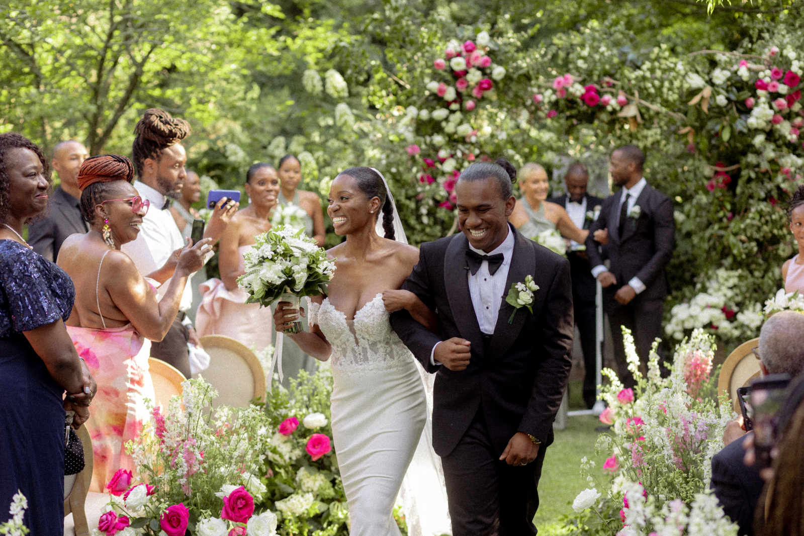 A beautiful wedding was captured at the top Atlanta wedding venue Callanwolde Fine Arts Center. Located in Atlanta Georgia