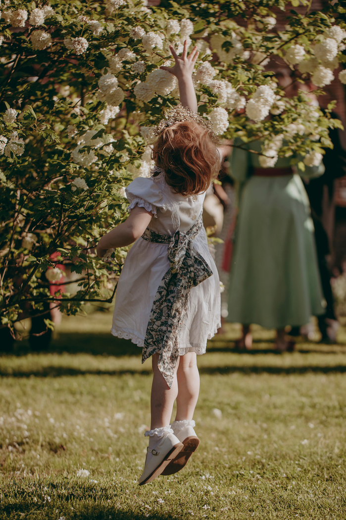 Benenden, Kent wedding photographer. Ceremony at St George's Church Benenden