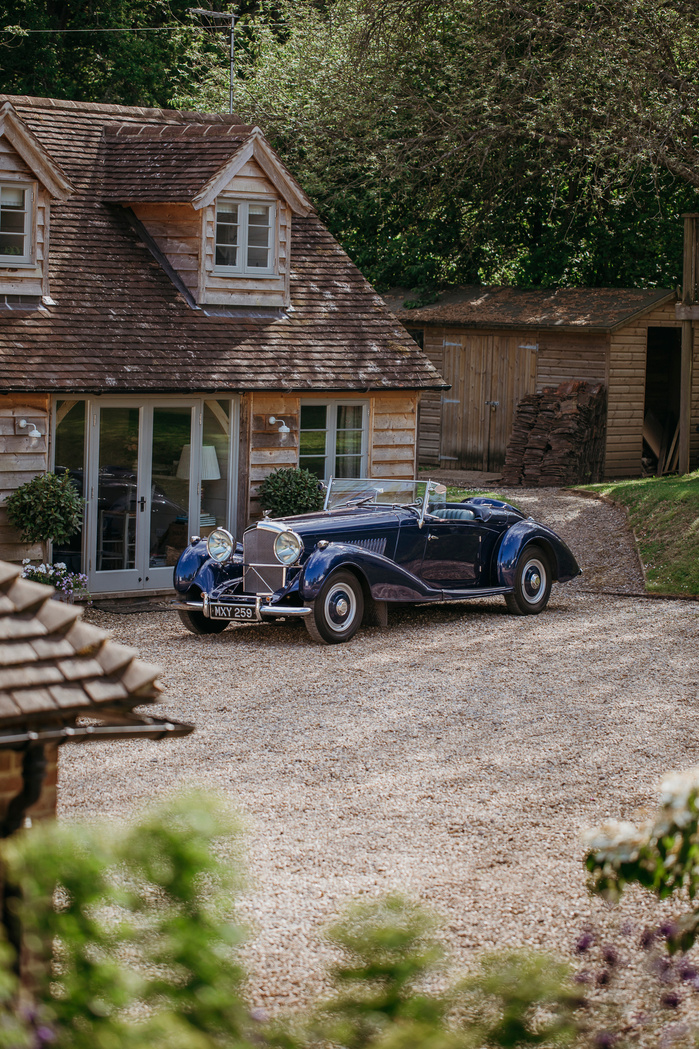 Benenden, Kent wedding photographer. Ceremony at St George's Church Benenden