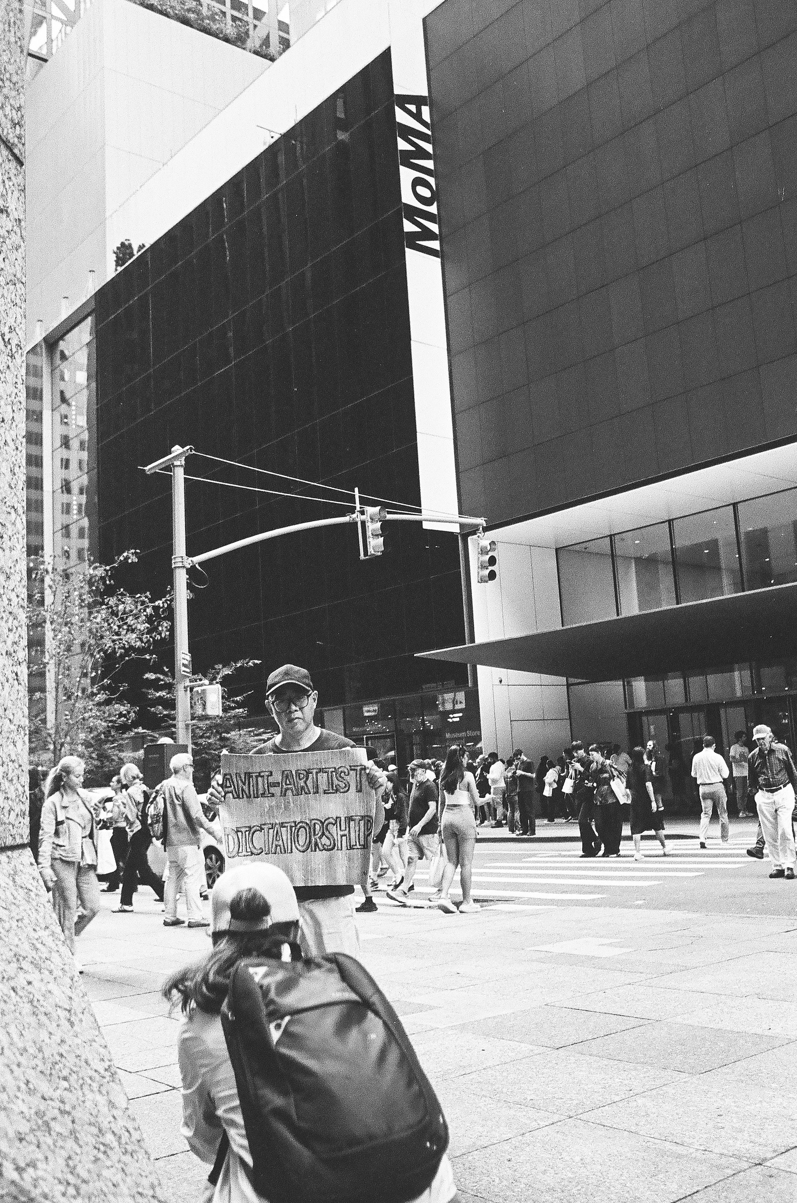film photography, 35mm film photography, street photography, black and white film photography, New York City, New York, MoMA