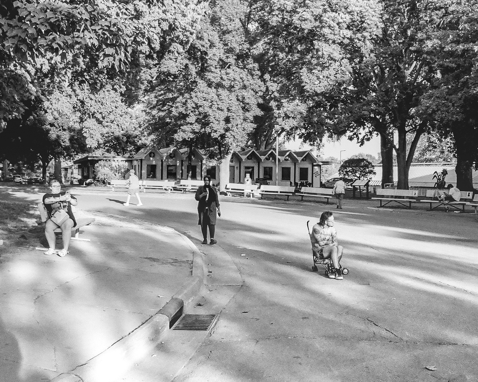 film photography, 35mm film photography, street photography, black and white film photography, Minneapolis, Minnesota