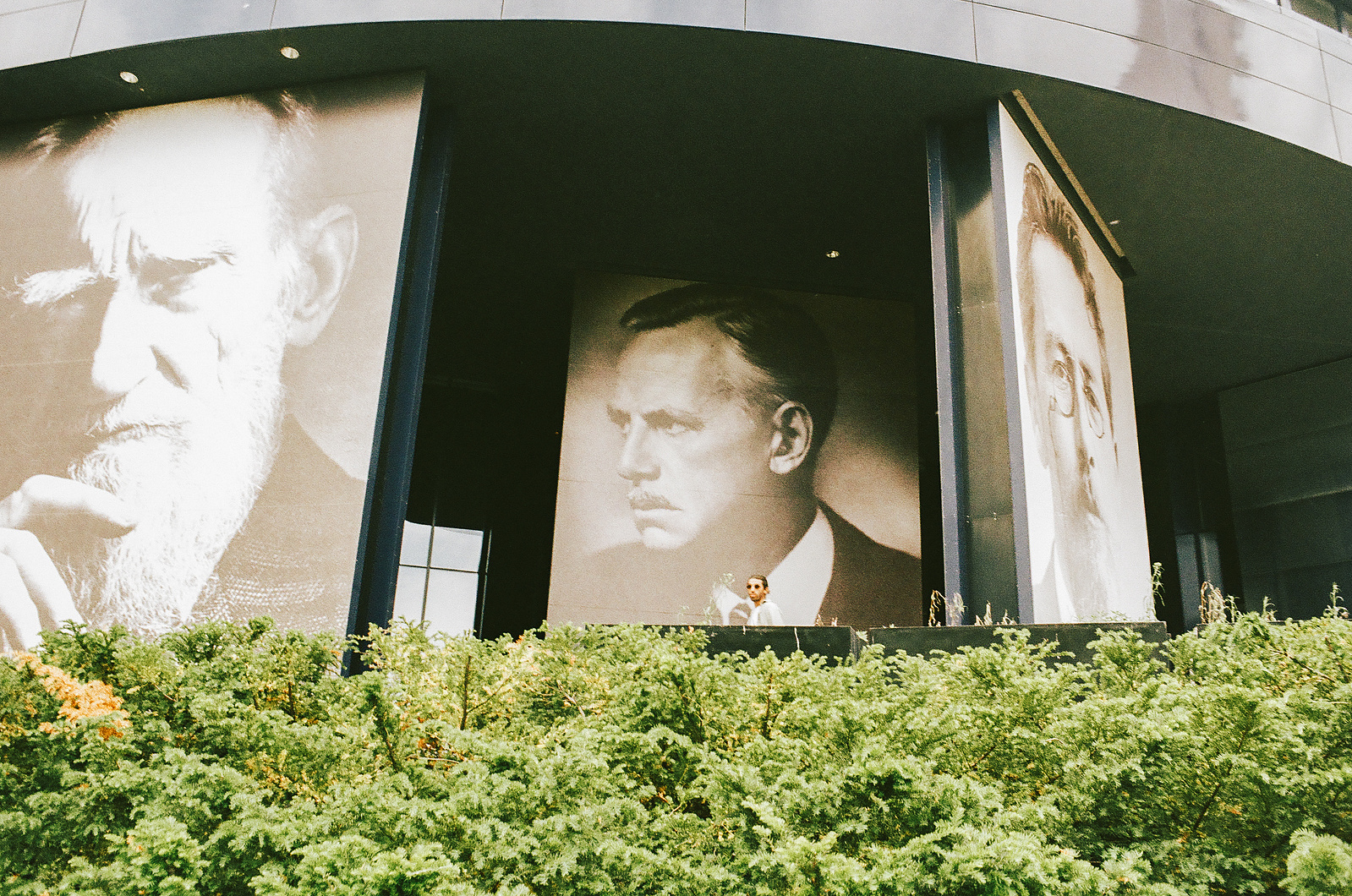 film photography, 35mm film photography, street photography, black and white film photography, Minneapolis, Minnesota