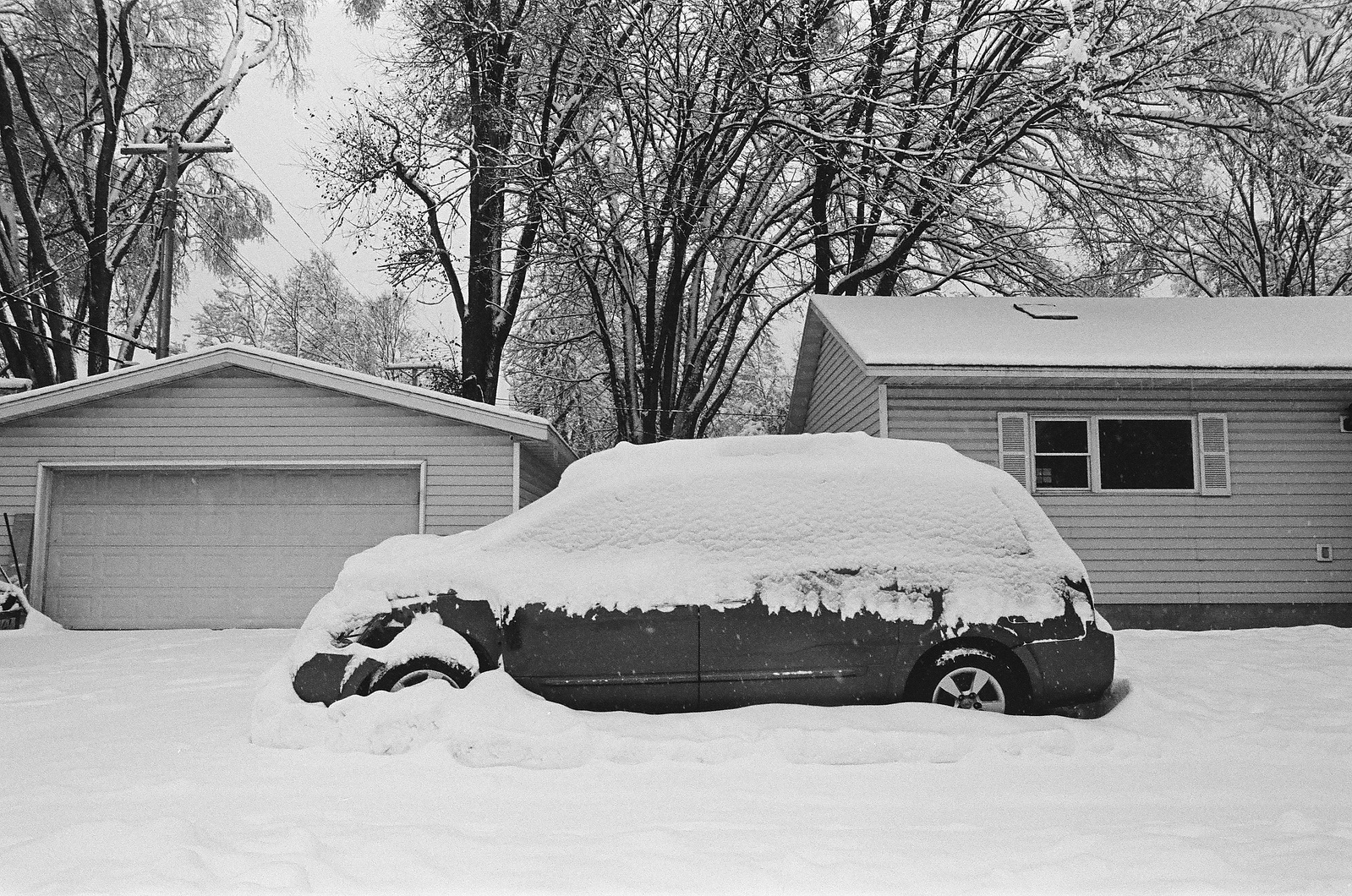 film photography, 35mm film photography, street photography, black and white film photography, Eau Claire, Wisconsin