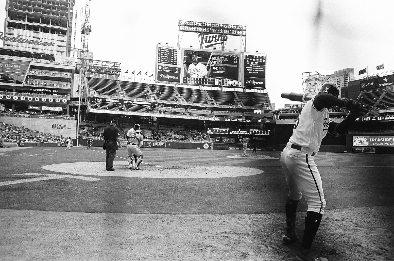 Film photography, 35mm film photography, street photography, sports photography, baseball, baseball photography, black and white film photography, Houston Astros at Minnesota Twins in Target Arena in Minneapolis, MN