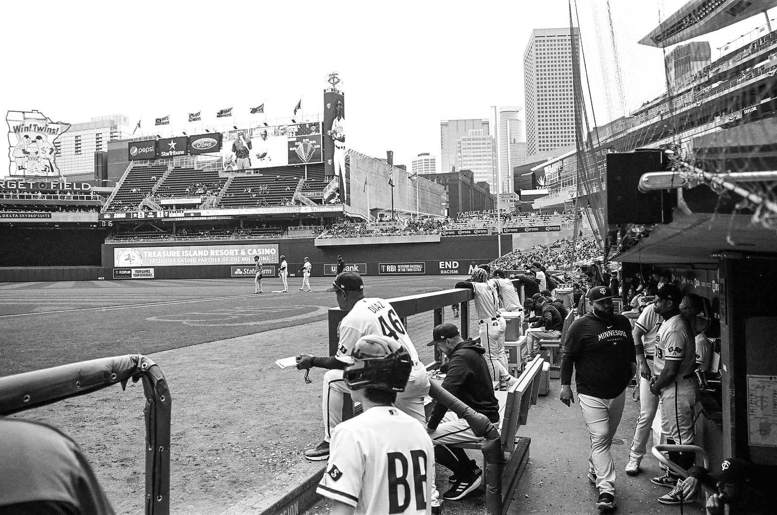 Film photography, 35mm film photography, street photography, sports photography, baseball, baseball photography, black and white film photography, Houston Astros at Minnesota Twins in Target Arena in Minneapolis, MN