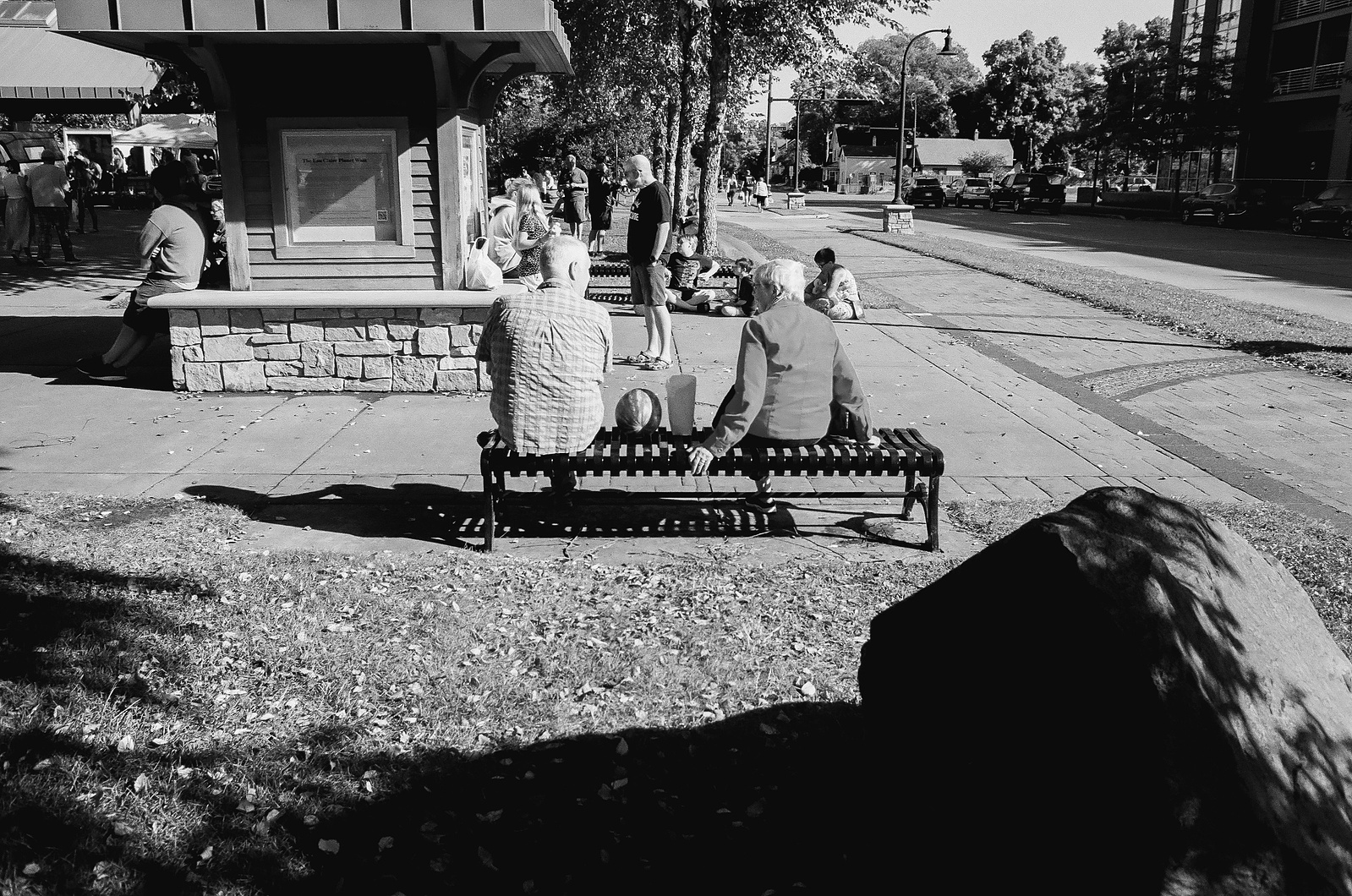 film photography, 35mm film photography, street photography, black and white film photography, Eau Claire, Wisconsin
