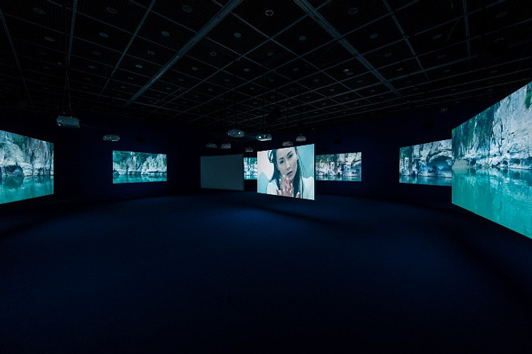 Ten Thousand Waves of Issac Julien 艾薩克．朱利安（Isaac Julien）的《萬重浪》（Ten Thousand Waves, 2010）。Provided by Museum of Contemporary Art, Taipei.