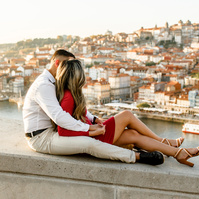 Pedido de casamento no Porto, à beira do rio Douro
