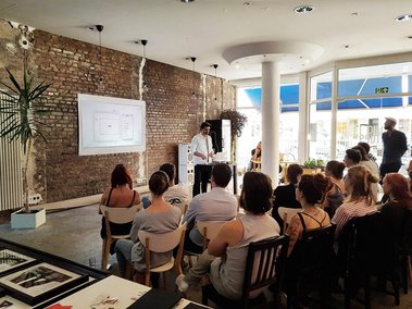 Alexander Wolf giving a workshop in the 9th in Bonn