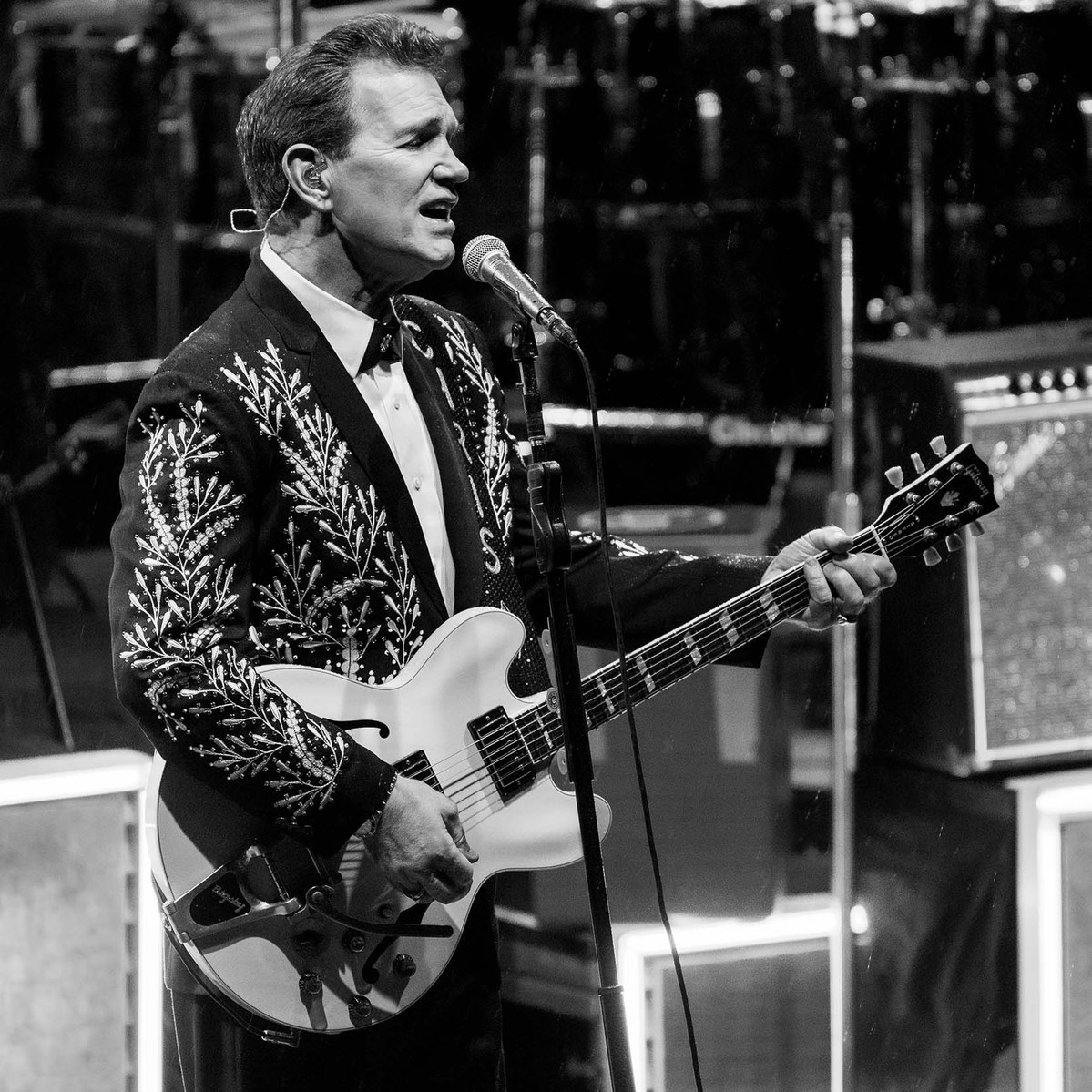 Chris Isaak - Mountain Winery - Saratoga, CA