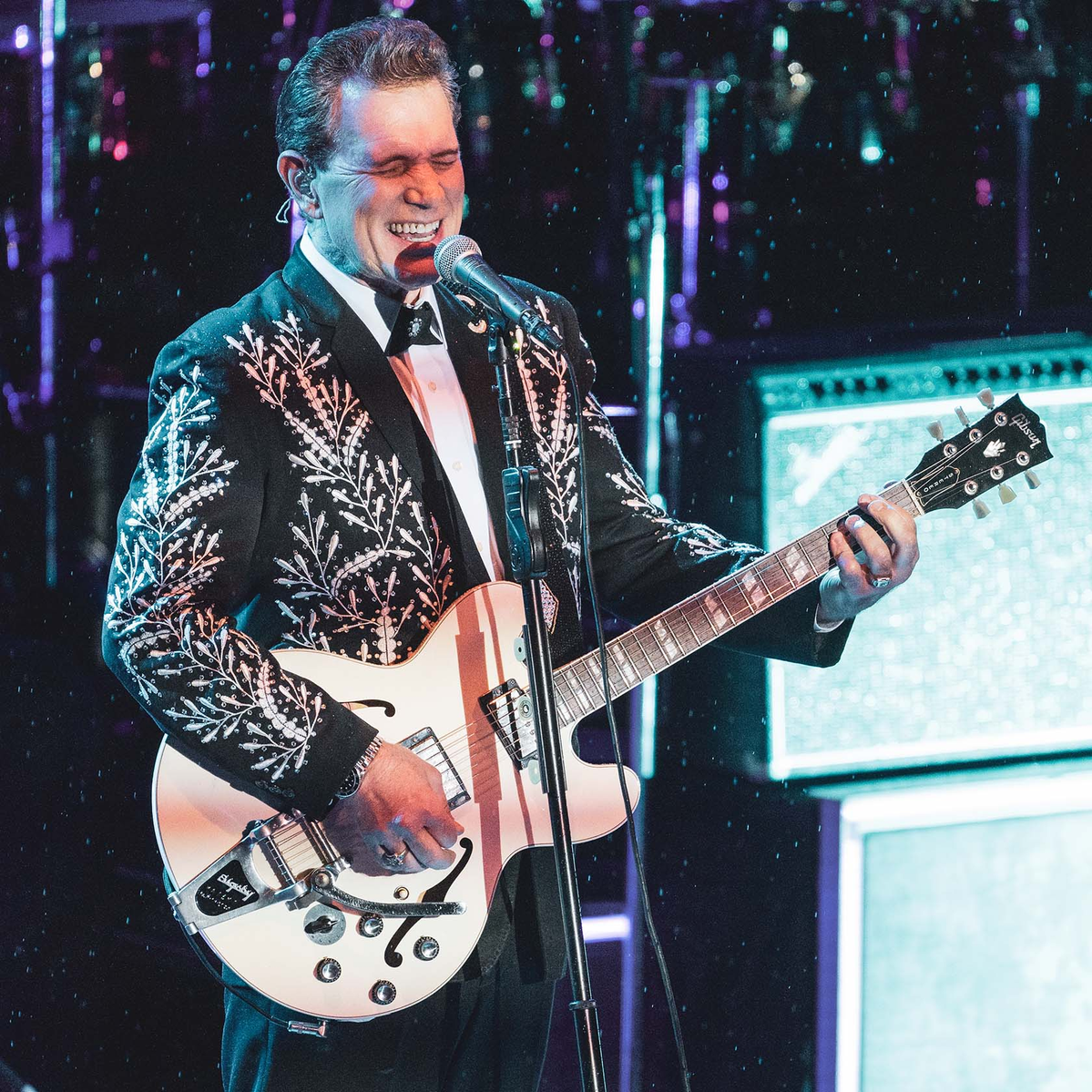 Chris Isaak - Mountain Winery - Saratoga, CA
