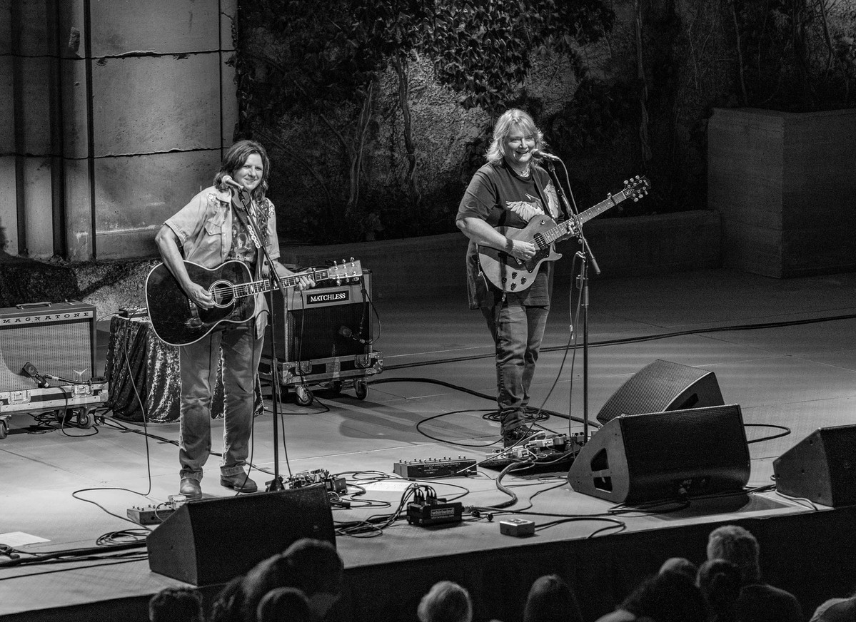Indigo Girls - Mountain Winery - Saratoga, CA