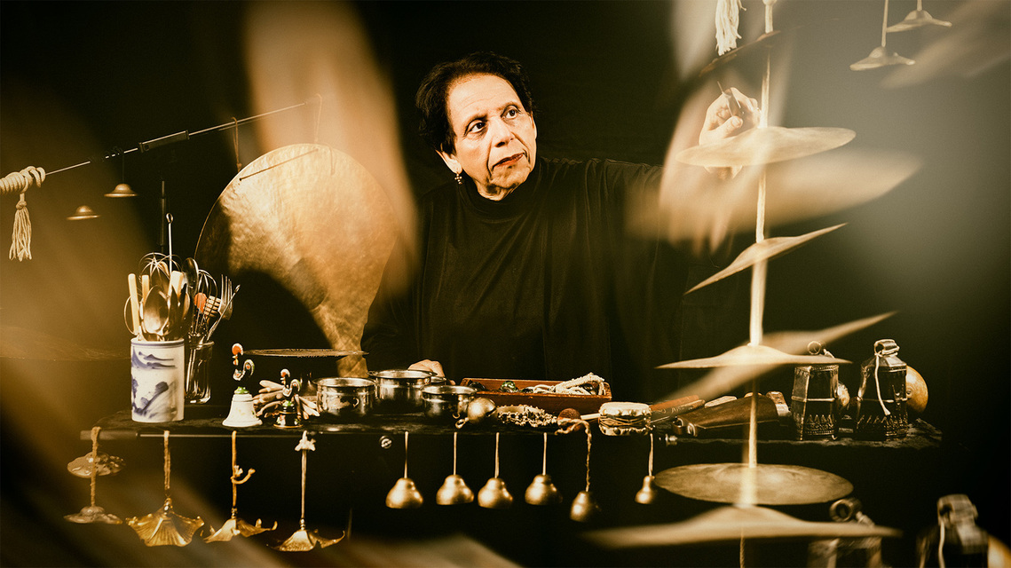 Experimental improvisational artist Dure Dara for Percussion, Conversation, Degustation by Speak Percussion at La Mama Theatre. Art music documentation by art music photographer Darren Gill
