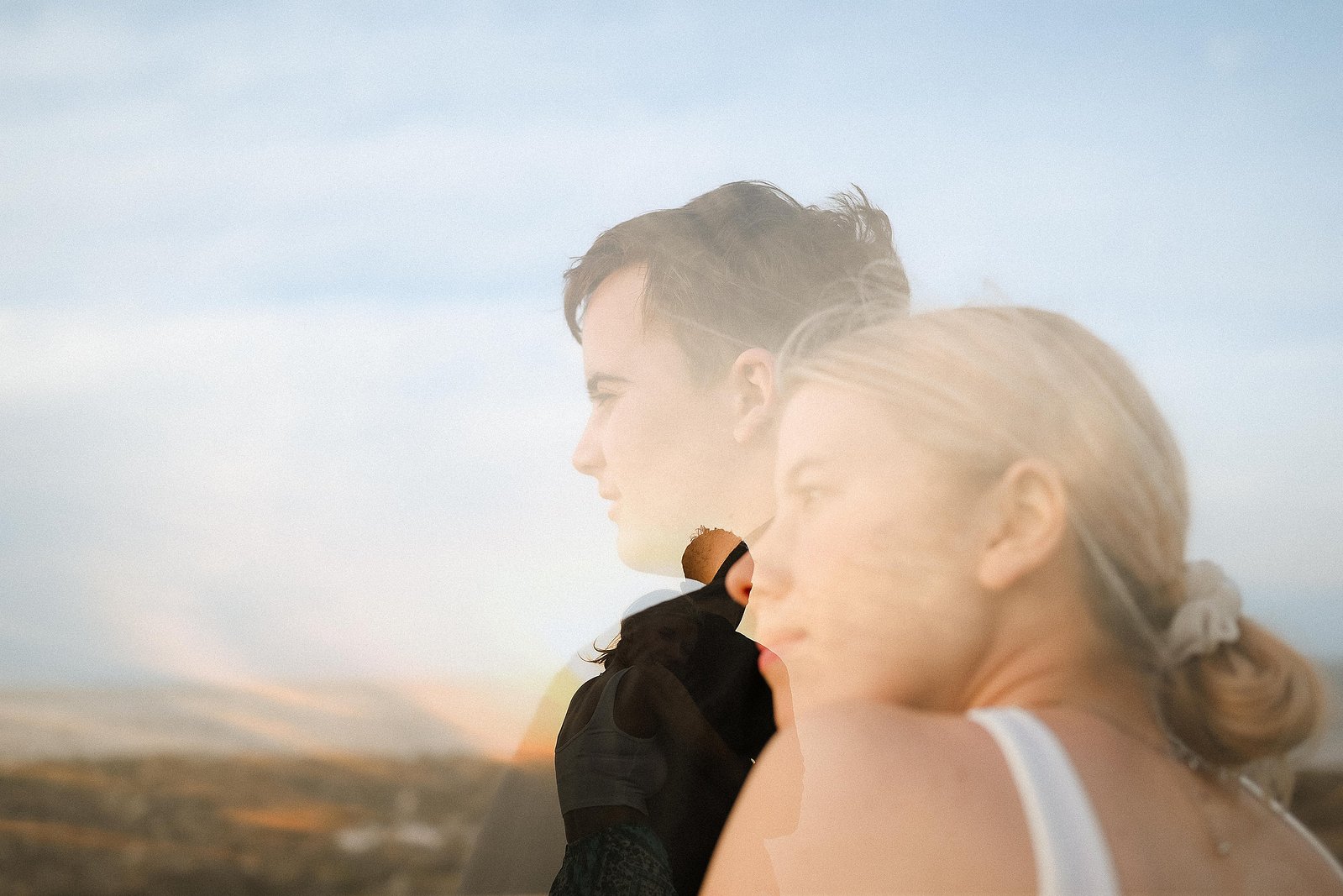 Couples embracing double exposure photo
Engagement, elopement, Micro wedding