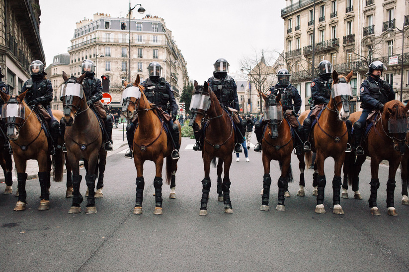 Manifestation du 8 décembre des gilets jaunes dans Paris, marquée par un dispositif policier sans précédent.
#giletsjaunes #manifestation #8decembre #paris #ActeIV