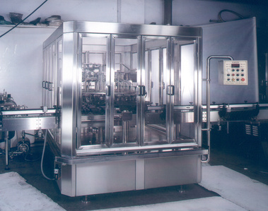 Rotary Bottle Water Rinsing Machine.