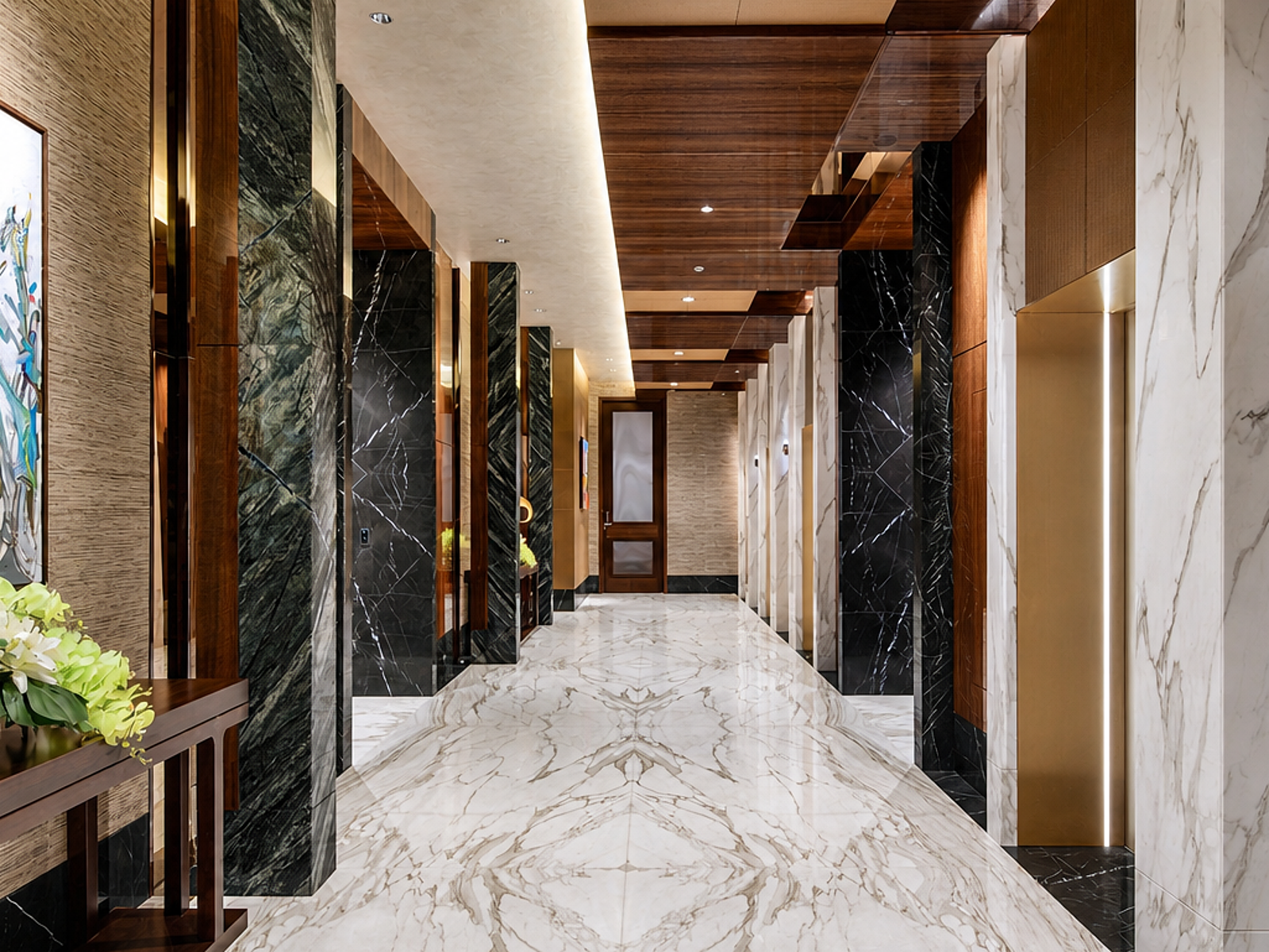 Mayora Private Executive Floor. Global Headquarters. Commercial and ...