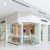 White Oaks Mall London Ontario by Frank Fenn IDEA3 Photography interior intersection