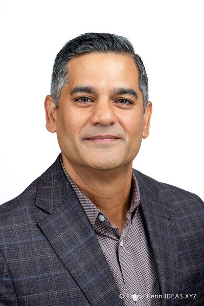 Headshot Photography in Ottawa by Frank Fenn IDEA3